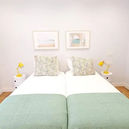 Lovely Zurriola Beach Apartment. Gros. Апартаменты