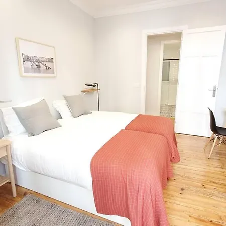 Lovely Zurriola Beach Apartment. Gros. *