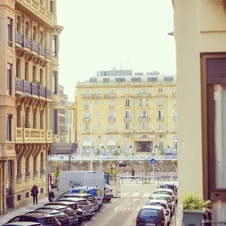 Lovely Zurriola Beach Apartment. Gros. Appartement Saint-Sébastien