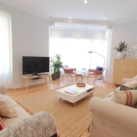 Lovely Zurriola Beach Apartment. Gros. Appartement Saint-Sébastien